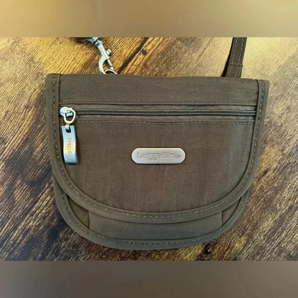 baggallini | ladies convertible mini-crossbody bag/belt bag. - Picture 3 of 16